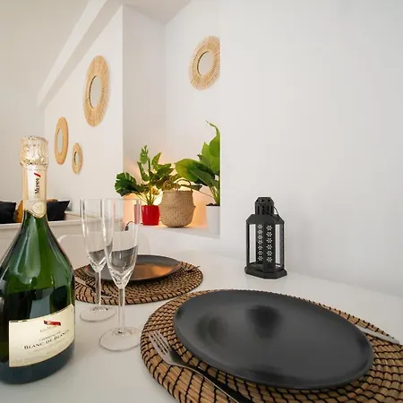*le Beluga* Air Conditioning/jacuzzi/garden/park *