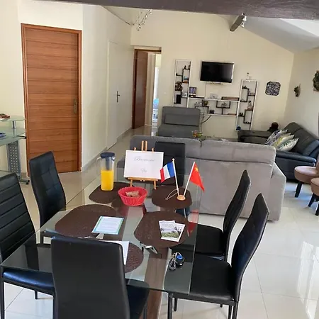 Casa Cacao Pres Et Velodrome Villa *