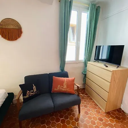 Du Panier Apartment *