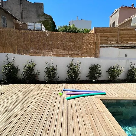 Le Tropical Piscine Et Terrasse Centre-ville Hébergement de vacances Marseille