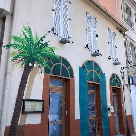 Couette-café Les De Jeannette 2*