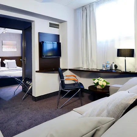 Kyriad Centre Paradis-prefecture Hotel