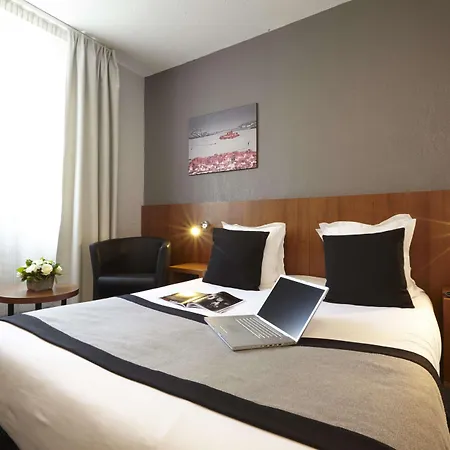 Hotel Kyriad Centre Paradis-prefecture
