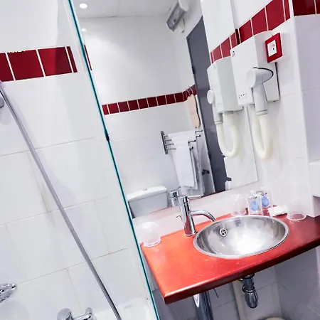 Hotell Kyriad Centre Paradis-prefecture Marseille