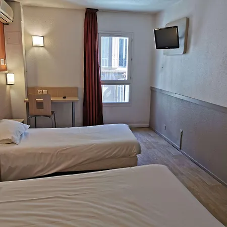Ibis Centre Prefecture Hotel 3*