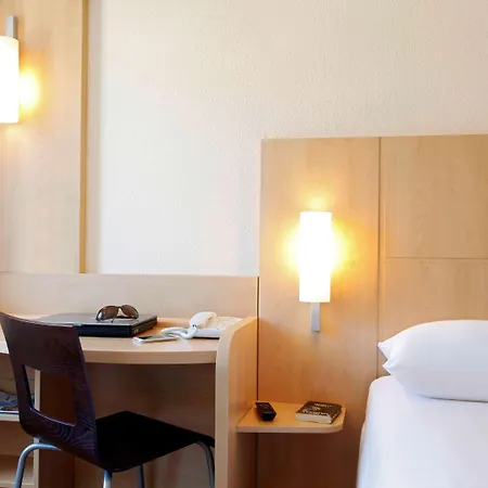 Hotel Ibis Centre Gare Saint Charles 3*