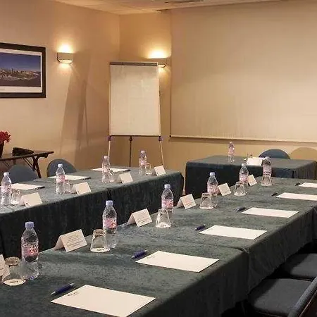 Escale Oceania Vieux Port מלון 3*