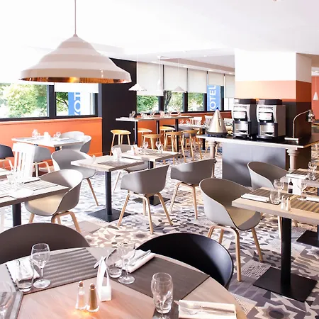 Novotel Centre Prado Vélodrome Hotel 4*