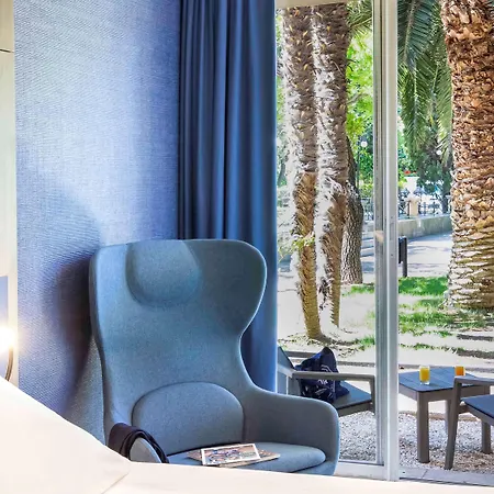 Mercure Centre Bompard La Corniche Hotel