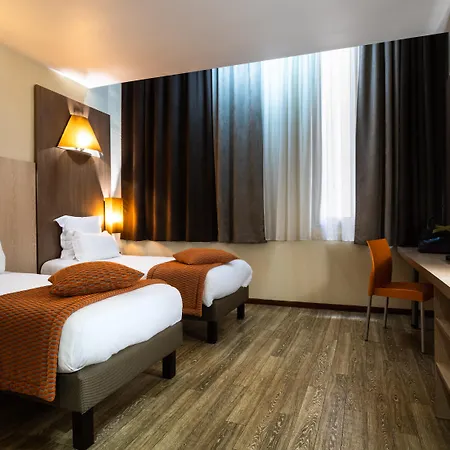 Hotel Carre Vieux Port 3*