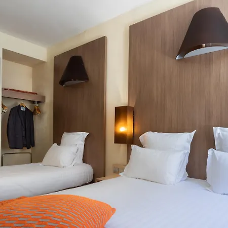 Hotel Carre Vieux Port 3*