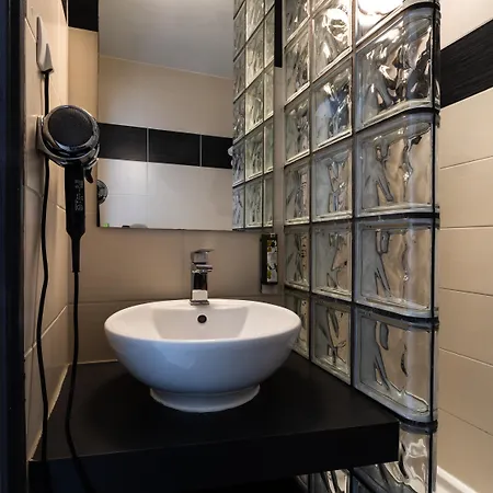 Hotel Carre Vieux Port 3*