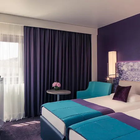 Mercure Centre Vieux Port 4*