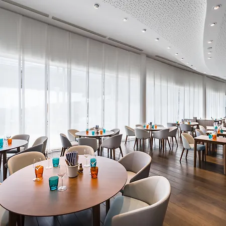 Golden Tulip Euromed