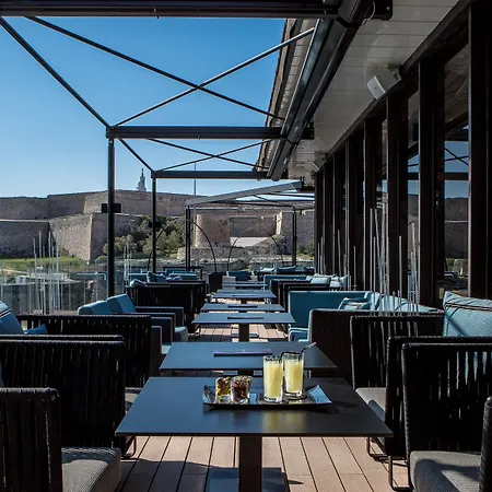 מלון Sofitel Vieux-port