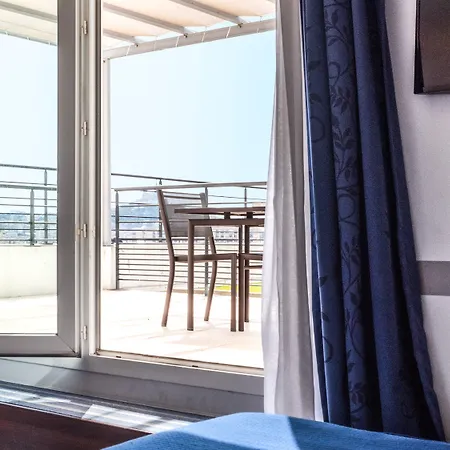 Express Saint Charles, An Ihg 3* Marseille