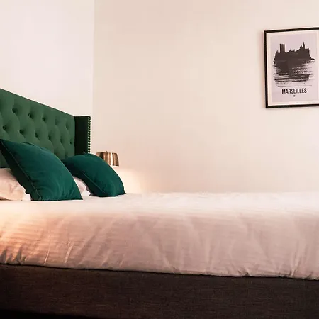 Kyriad Blancarde - Timone 3* Marseille