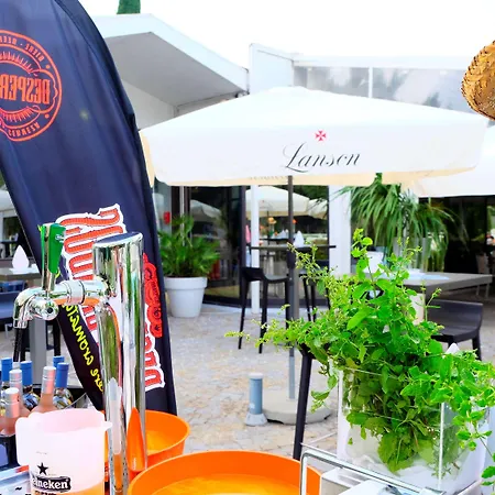 Novotel Est Porte D'aubagne 4*