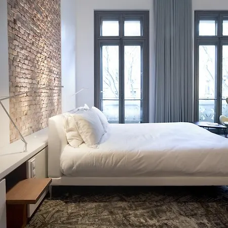C2 Hotel