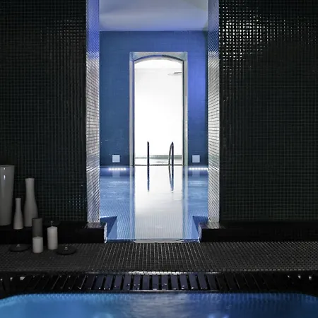 C2 Hotel