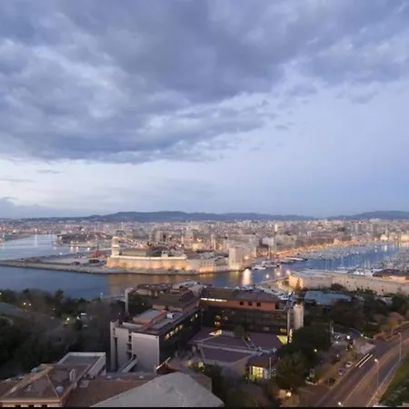 Ibis Budget Vieux Port Hotel