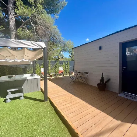 Holiday home La Farigoulette *