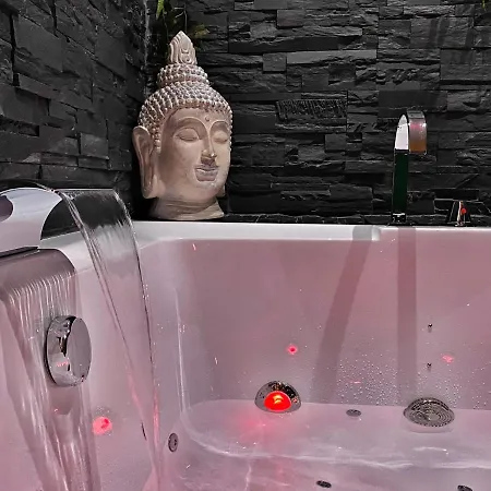 Jacuzzi Privatif Des Catalans
