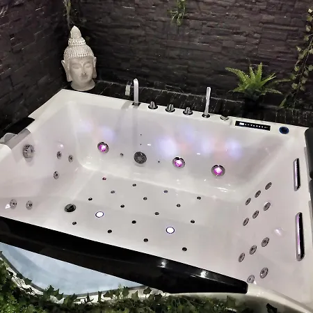 Jacuzzi Privatif Des Catalans Apartment