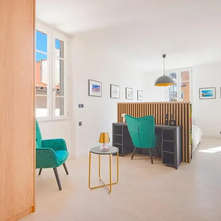 La Suite, Luxe, Place De Lenche, Vieux Port Marseille