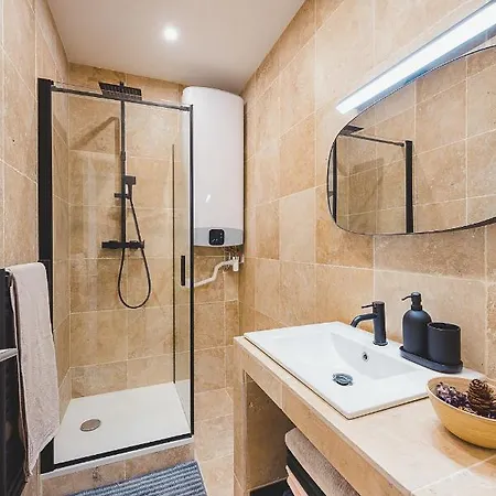 Magnifique T5 - Gare St Charles - 4 A 10 Personnes * Marseille