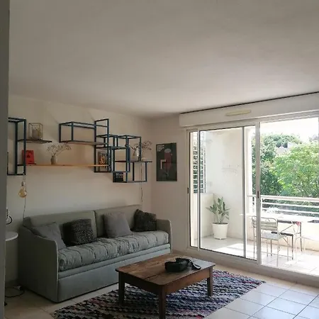 Apartment : Joli T2 Et Collines + Terrasse *