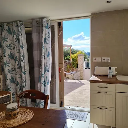 Homestay D Hotes Au Coeur Des Oliviers Marseille