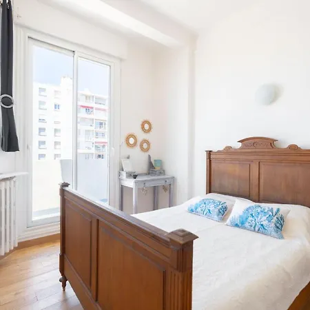 T2 ** Vue ** Balcon ** Catalans Marseille