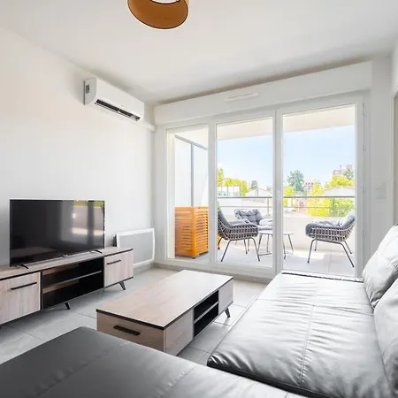 Apartment T2 Entre La Et Le Velodrome-terrasse / Parking Marseille