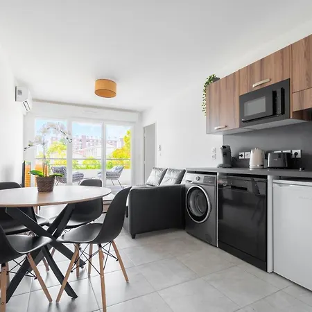 Apartment T2 Entre La Et Le Velodrome-terrasse / Parking Marseille