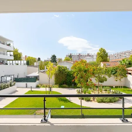 Apartment T2 Entre La Et Le Velodrome-terrasse / Parking Marseille