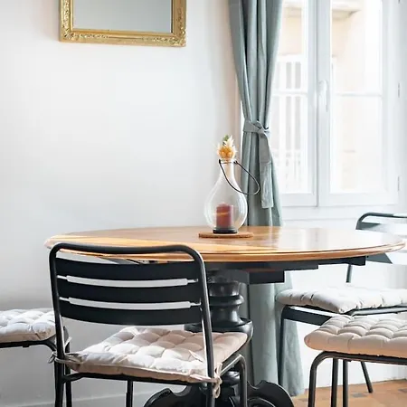 T2 - Rue Paradis - Cosy *