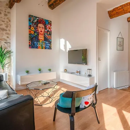 Very Nice 58m Close To The Old Port Apartment
