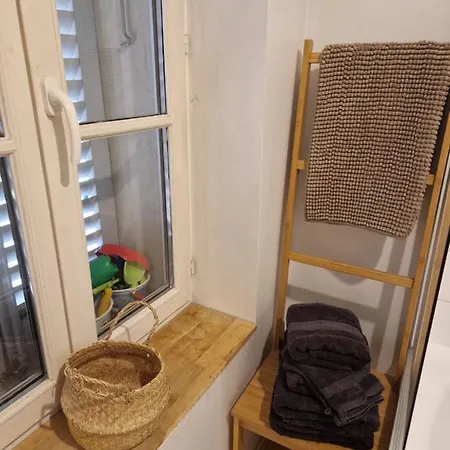 Apartment 2 Pieces Dans Le Centre Avec Petite Terrasse 3*** *