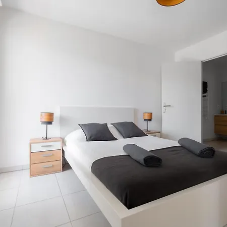 T2 Entre La Et Le Velodrome-terrasse / Parking Apartment Marseille