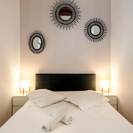 Very Nice 58m Close To The Old Port Apartment