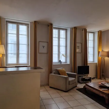 2 Pieces Dans Le Centre Avec Petite Terrasse 3*** Apartment