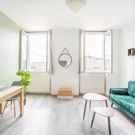 Ambassade Bretonne Vieux-port Hostal *