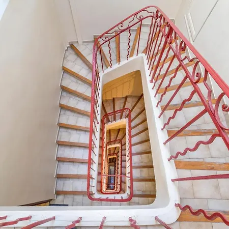 Ambassade Bretonne Vieux-port Hostal