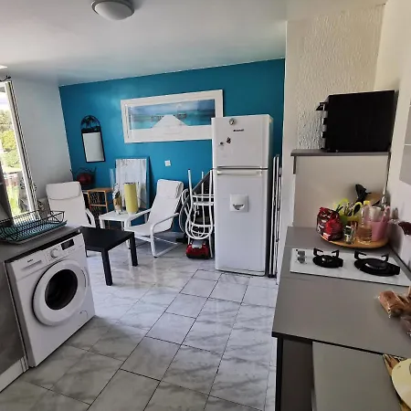 Hopital Nord - Confort Avec Balcon Homestay *