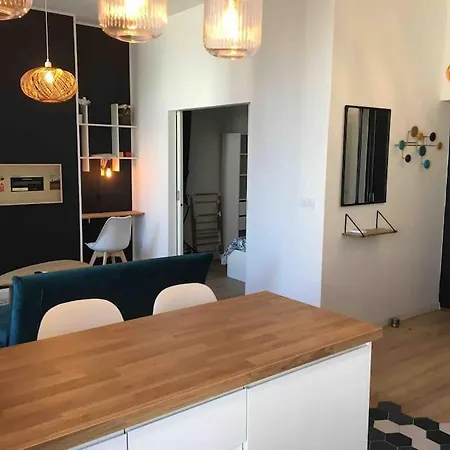Hyper Centre Clim T2 Neuf - Old Port 1.5km Apartment *