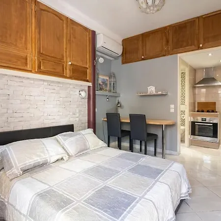 Ideal Pour Deux Voyageurs Sur * Μασσαλία
