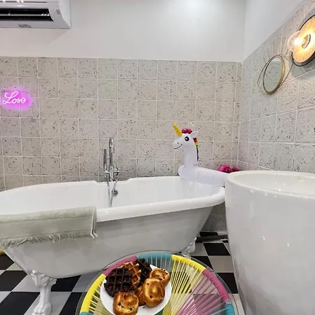 La Popart - Baignoirelit Rond Apartment *