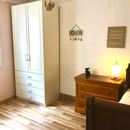 Guest house Maison, 2chambres, Gde Terrasse, Prox Sncf, Friche Et Vieux Port