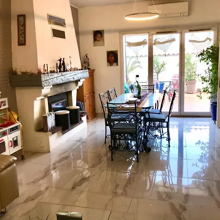 Maison, 2chambres, Gde Terrasse, Prox Sncf, Friche Et Vieux Port Guest house *